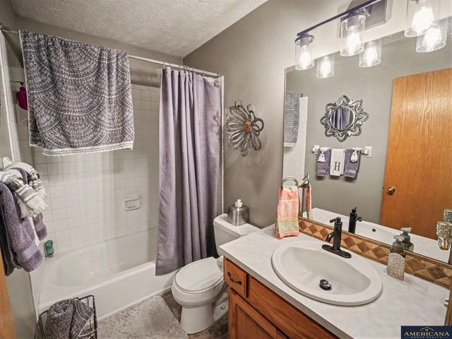 17203 K Street, Omaha, NE 68135