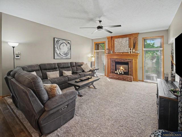 17203 K Street, Omaha, NE 68135