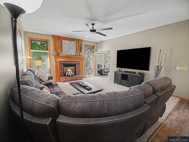 17203 K Street, Omaha, NE 68135