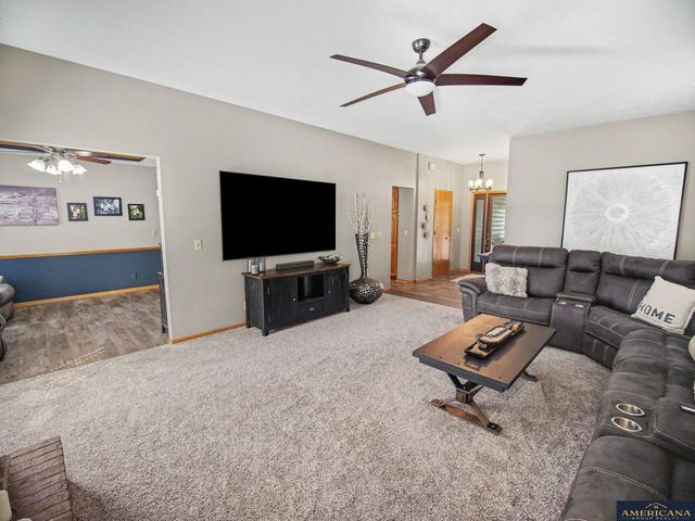 17203 K Street, Omaha, NE 68135
