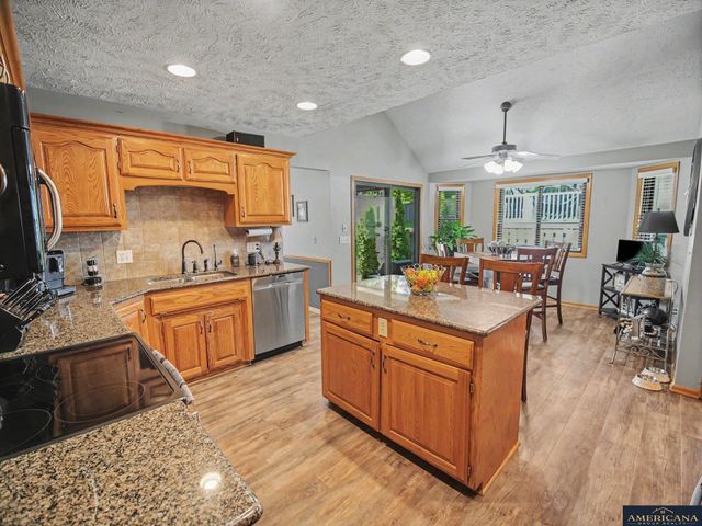 17203 K Street, Omaha, NE 68135