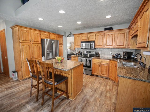 17203 K Street, Omaha, NE 68135