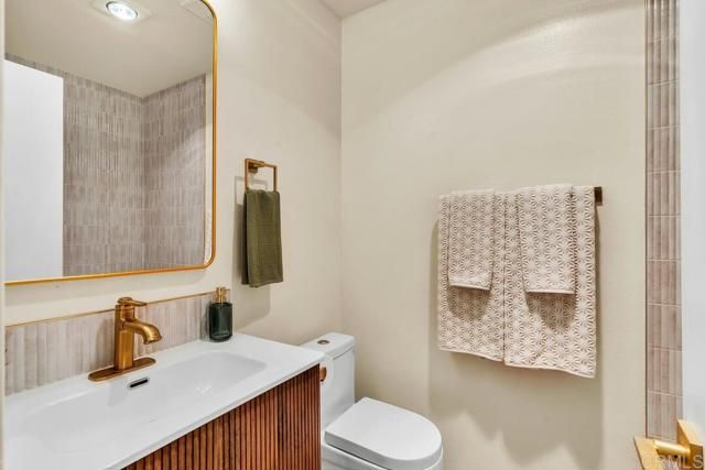 8750 Wahl Street, Santee, CA 92071