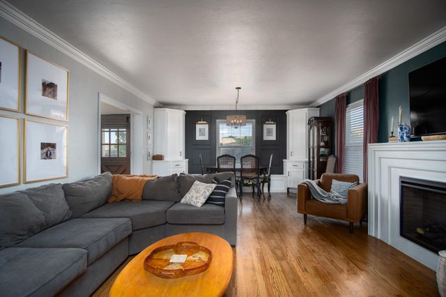 958 E Morton Hill Avenue, Porterville, CA 93257