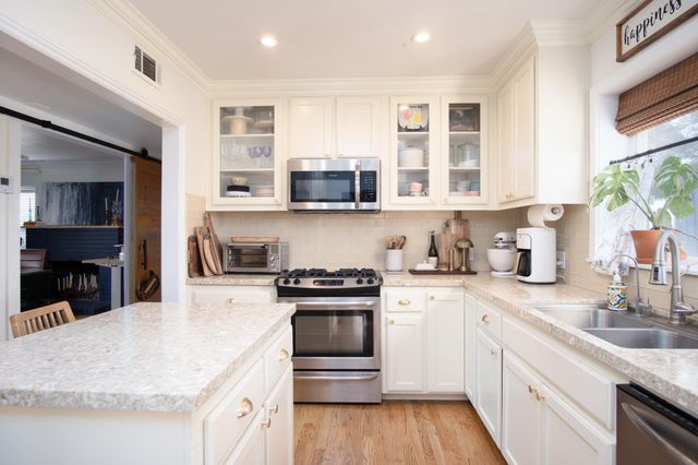 958 E Morton Hill Avenue, Porterville, CA 93257