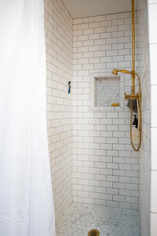 958 E Morton Hill Avenue, Porterville, CA 93257