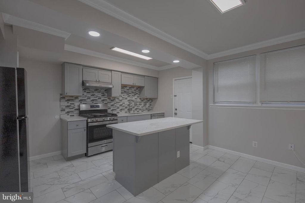 2636 S 73RD ST, Philadelphia, PA 19153