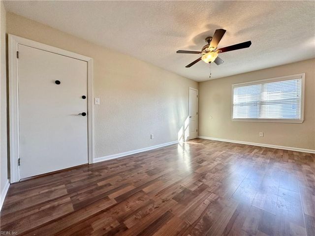 909 Leisure Sq Apt 201, Virginia Beach, VA 23451