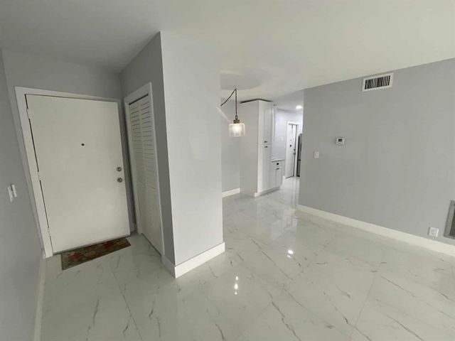 649 W Oakland Park Boulevard W 211a, Oakland Park, FL 33311
