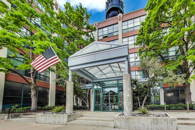1800 W Roscoe Street 231, Chicago, IL 60657