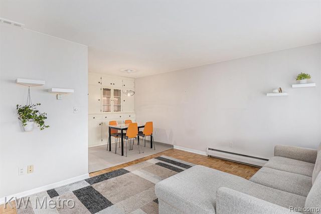 2121 Clawson Avenue 207, Royal Oak, MI 48073