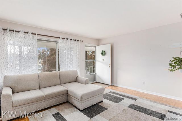 2121 Clawson Avenue 207, Royal Oak, MI 48073