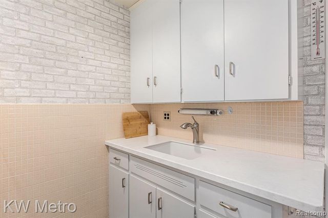 2121 Clawson Avenue 207, Royal Oak, MI 48073