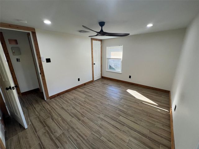 1034 E 3rd Street, Bellville, TX 77418