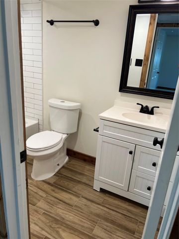 1034 E 3rd Street, Bellville, TX 77418