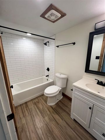 1034 E 3rd Street, Bellville, TX 77418