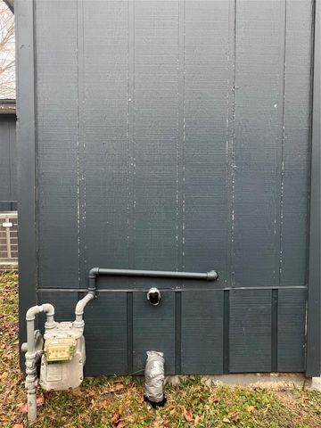 1034 E 3rd Street, Bellville, TX 77418