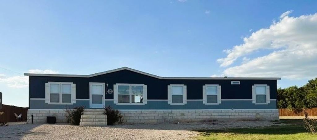 114 Pineapple Sage CV, Dale, TX 78616