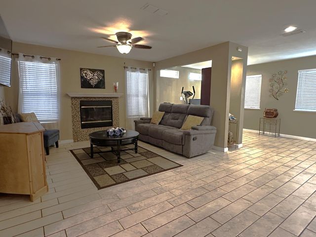 2613 Medinah Court, Modesto, CA 95355