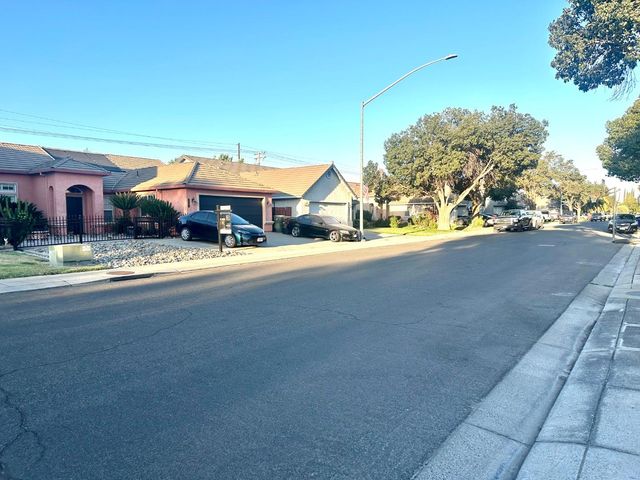 2613 Medinah Court, Modesto, CA 95355