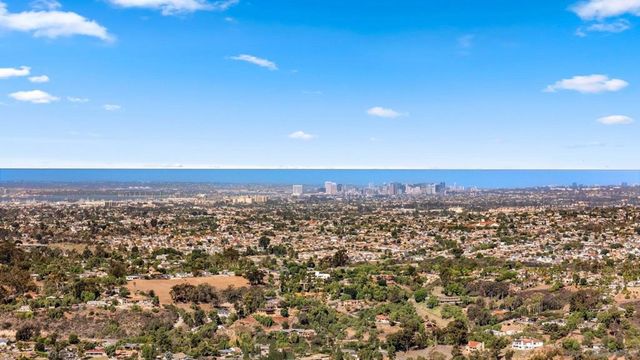 363 Surrey Dr, Bonita, CA 91902