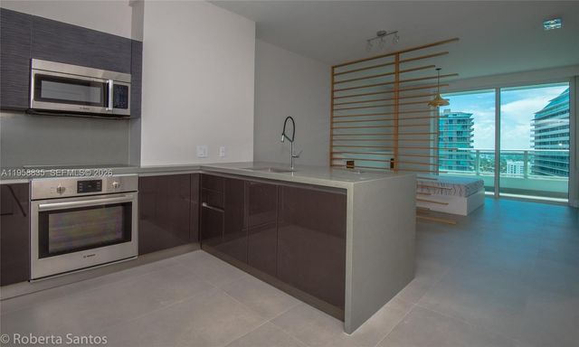 1080 Brickell Ave 3205, Miami, FL 33131