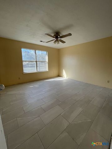 716 Persimmon Pass, Fischer, TX 78623