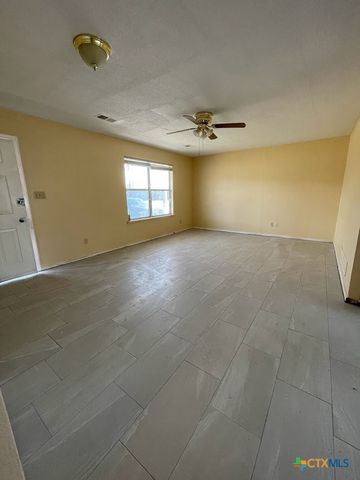 716 Persimmon Pass, Fischer, TX 78623