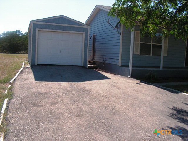 716 Persimmon Pass, Fischer, TX 78623