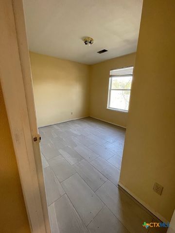 716 Persimmon Pass, Fischer, TX 78623