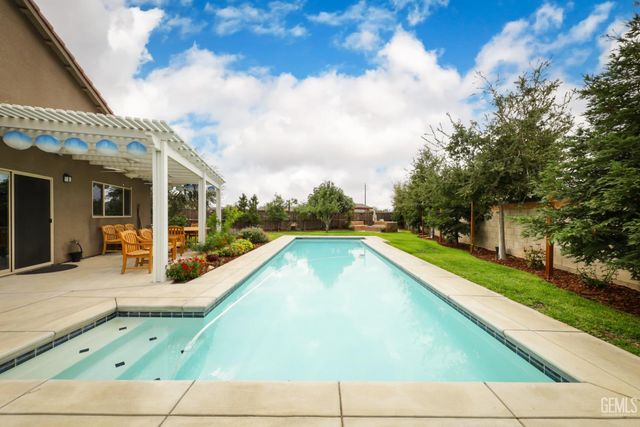 3617 High Valley Lane, Shafter, CA 93263