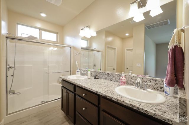 3617 High Valley Lane, Shafter, CA 93263