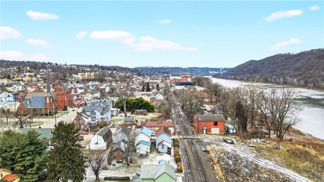 101 7th St, Monongahela City, PA 15063