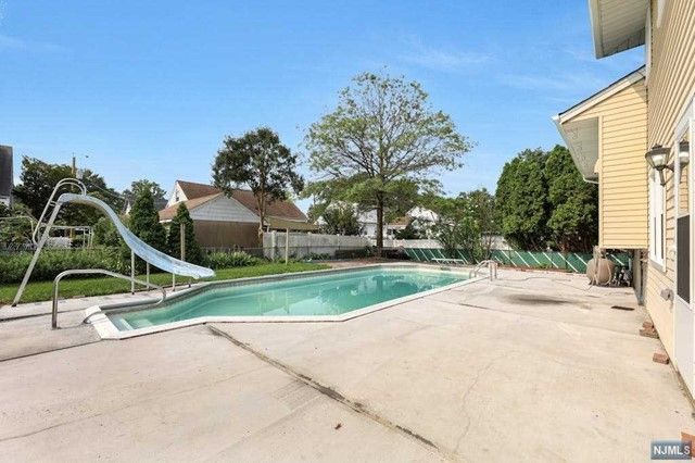105 Randolph Avenue, Dumont, NJ 07628