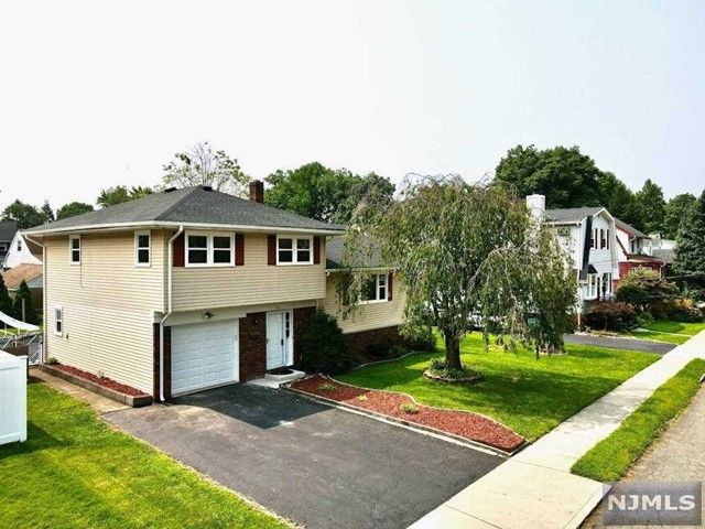 105 Randolph Avenue, Dumont, NJ 07628