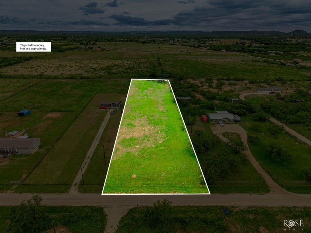 Image 2 of property listing at 1704 Bramlett Lane, San Angelo, TX 76905