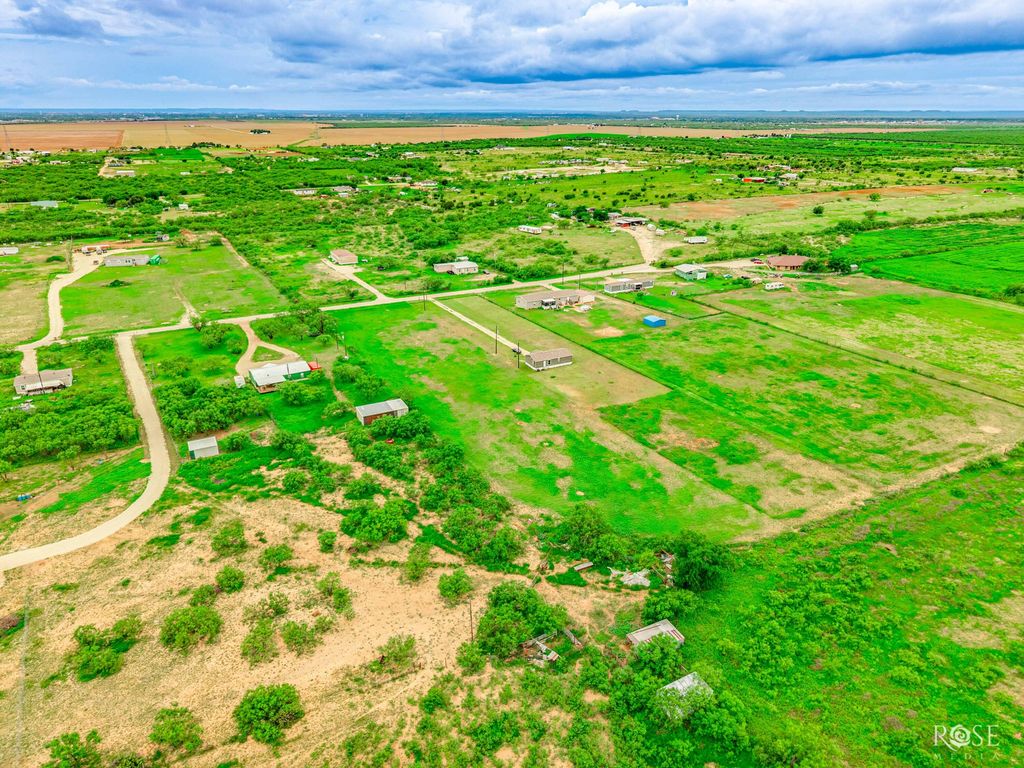 Image 8 of property listing at 1704 Bramlett Lane, San Angelo, TX 76905
