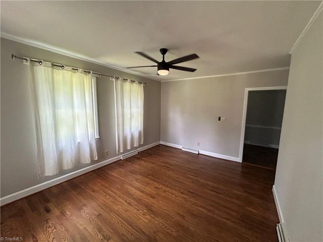 4403 Edgemore Road, Greensboro, NC 27455
