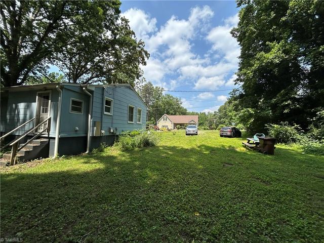 4403 Edgemore Road, Greensboro, NC 27455