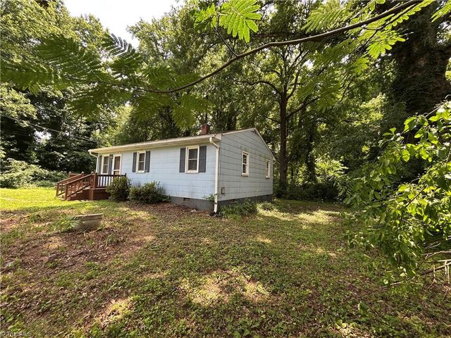 4403 Edgemore Road, Greensboro, NC 27455