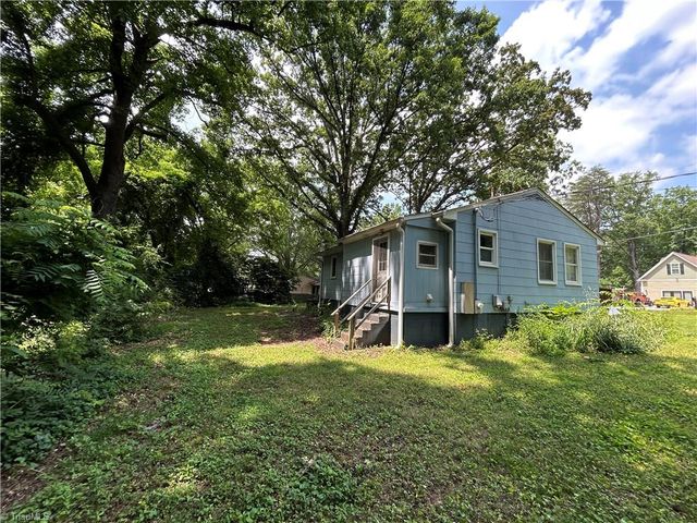 4403 Edgemore Road, Greensboro, NC 27455