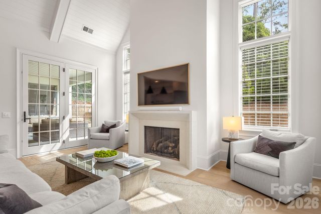 1355 S Kings Drive, Charlotte, NC 28207