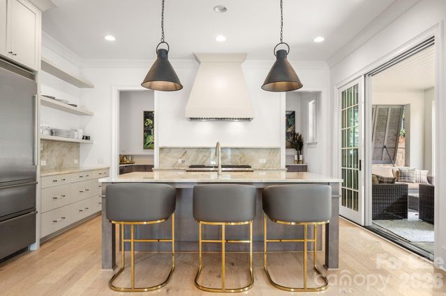 1355 S Kings Drive, Charlotte, NC 28207