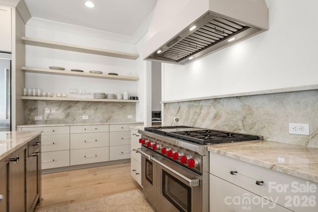 1355 S Kings Drive, Charlotte, NC 28207