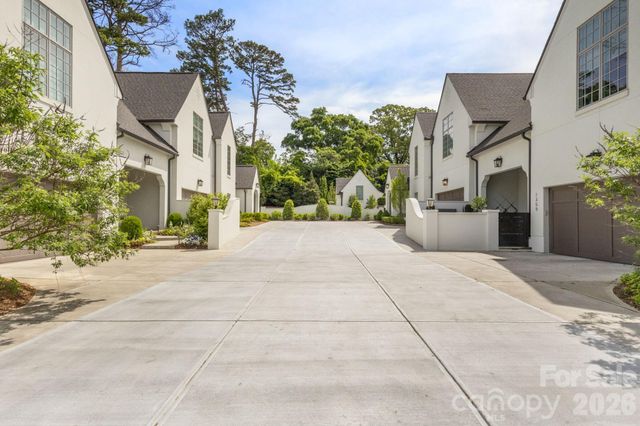 1355 S Kings Drive, Charlotte, NC 28207