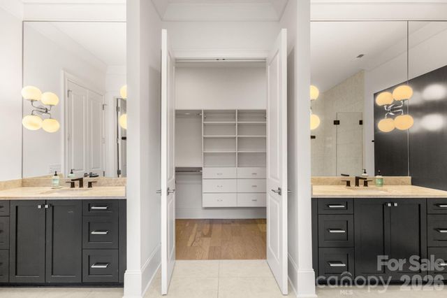 1355 S Kings Drive, Charlotte, NC 28207