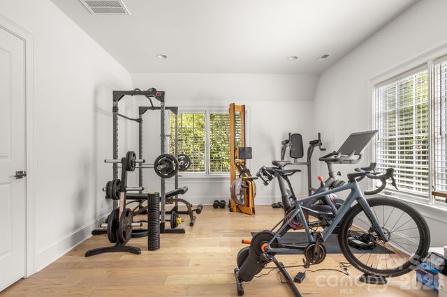 1355 S Kings Drive, Charlotte, NC 28207