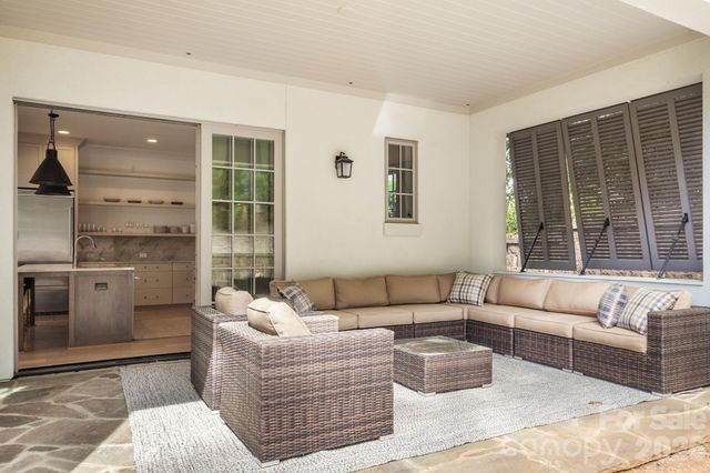 1355 S Kings Drive, Charlotte, NC 28207