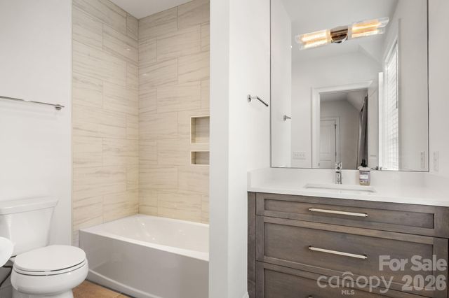 1355 S Kings Drive, Charlotte, NC 28207