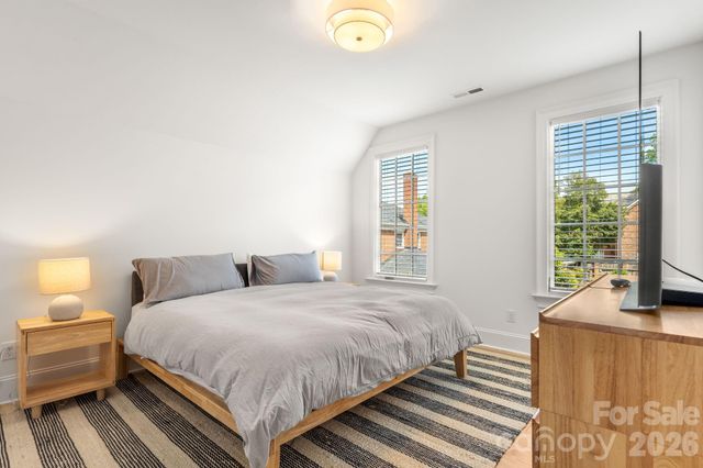 1355 S Kings Drive, Charlotte, NC 28207